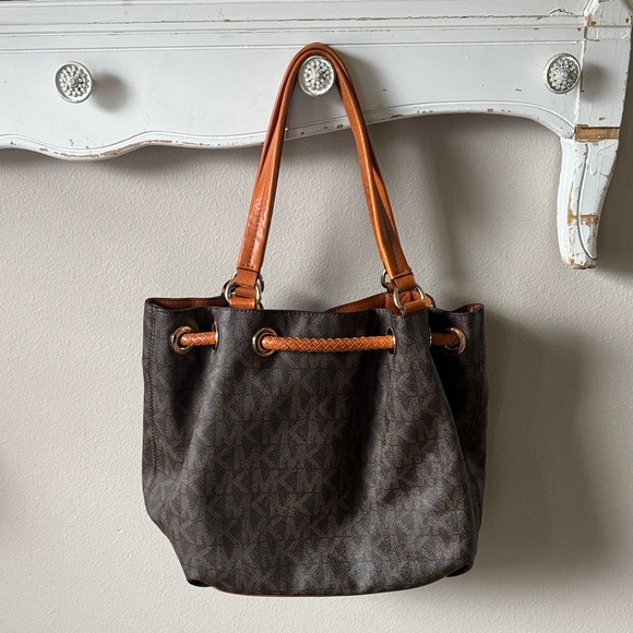 Michael Kors Dark Brown and Orange Shoulder Bag - Picture 2 of 7